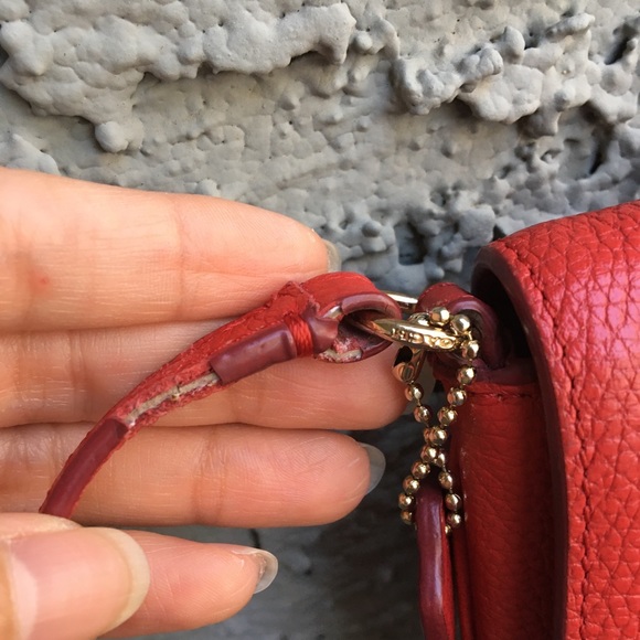 Coach crossbody bag red gold hardware - Picture 6 of 16